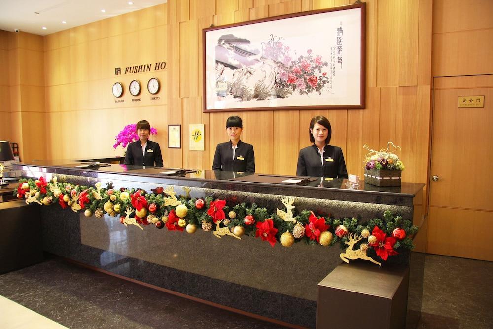 Fushin Hotel - Tainan Bagian luar foto