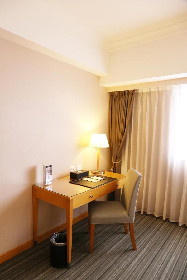 Fushin Hotel - Tainan Bagian luar foto