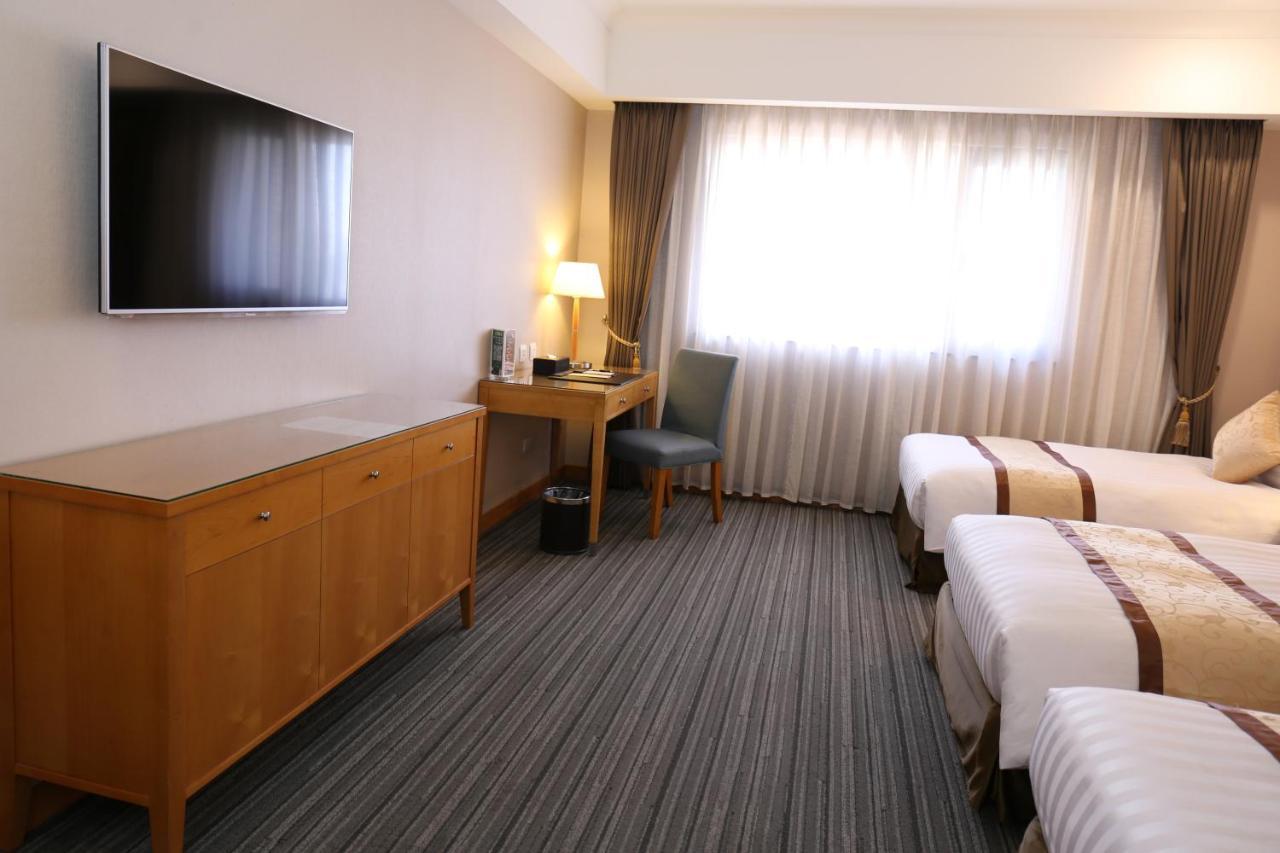 Fushin Hotel - Tainan Bagian luar foto