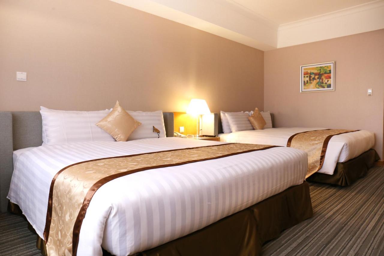 Fushin Hotel - Tainan Bagian luar foto
