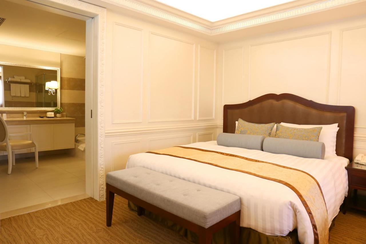 Fushin Hotel - Tainan Bagian luar foto