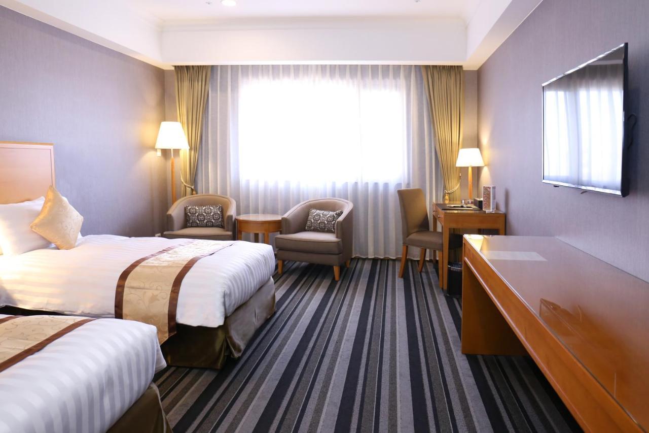 Fushin Hotel - Tainan Bagian luar foto