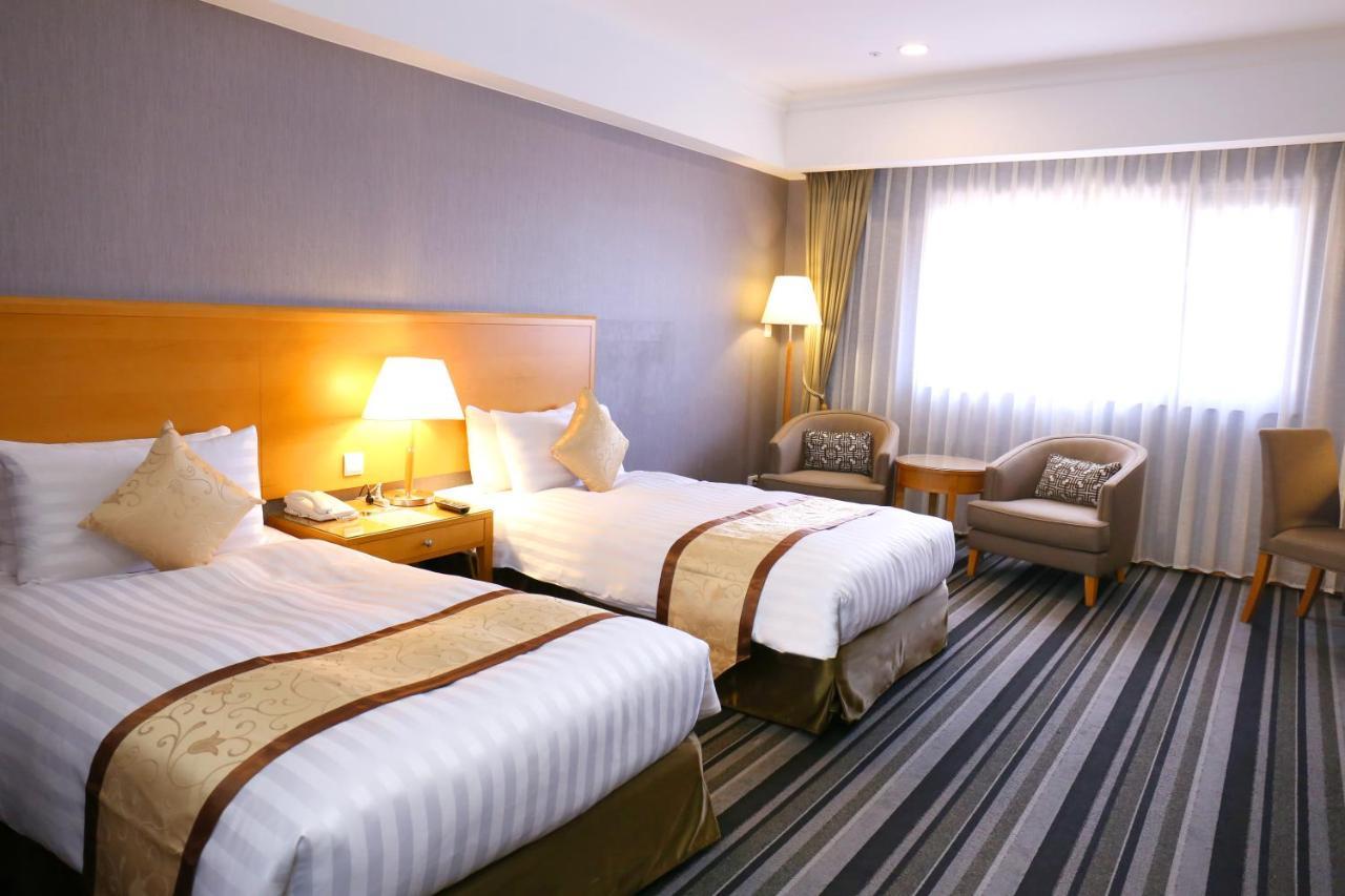 Fushin Hotel - Tainan Bagian luar foto