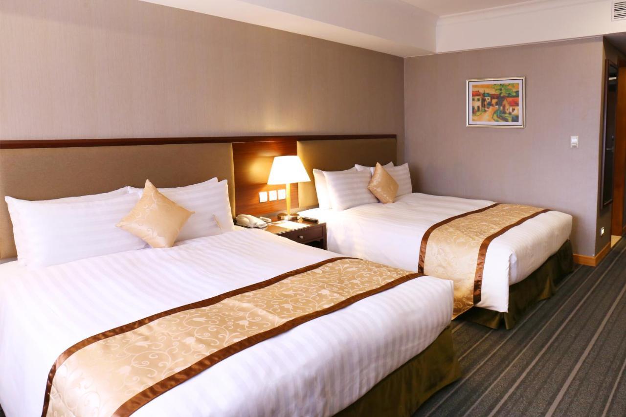 Fushin Hotel - Tainan Bagian luar foto