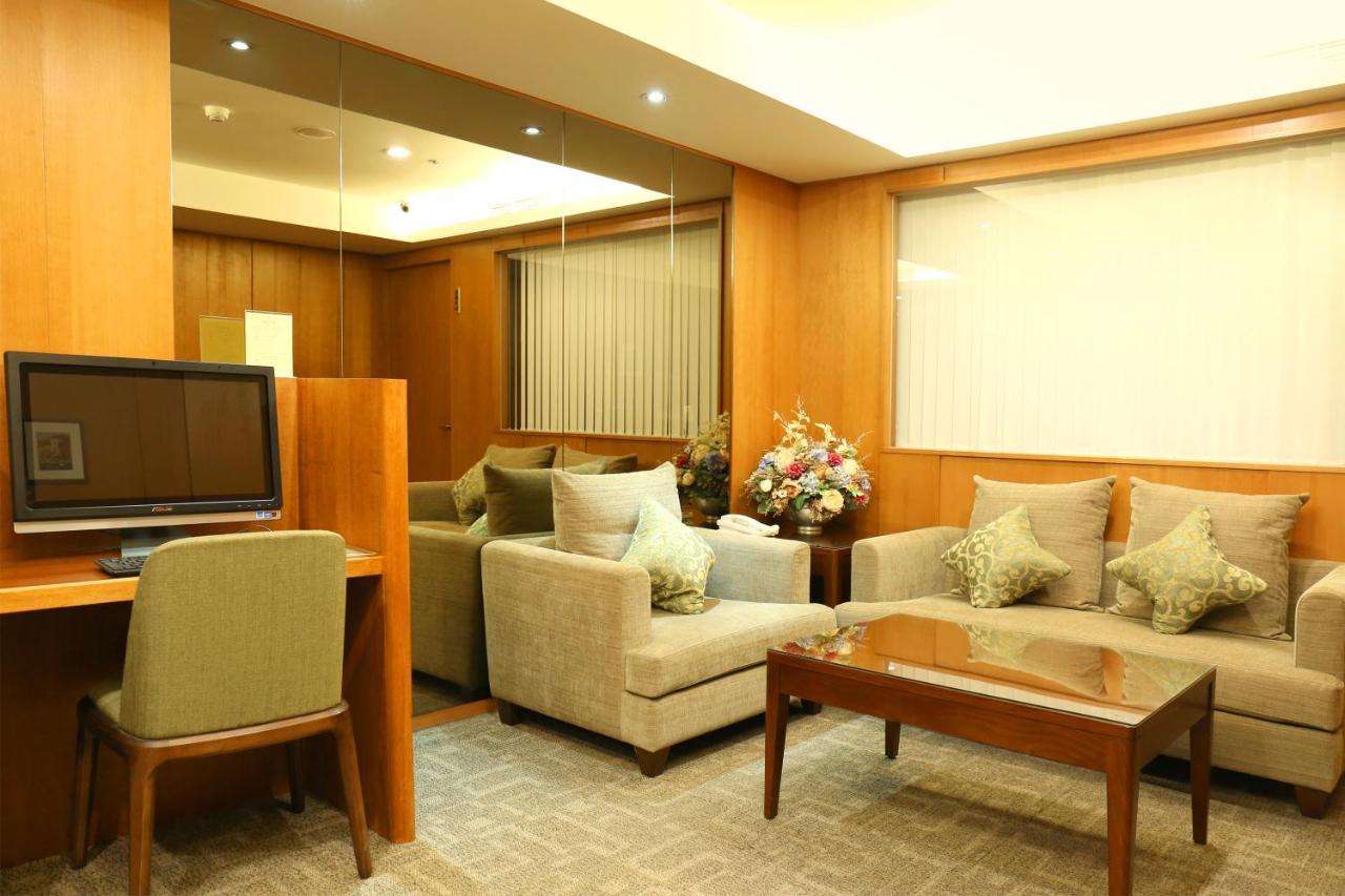 Fushin Hotel - Tainan Bagian luar foto