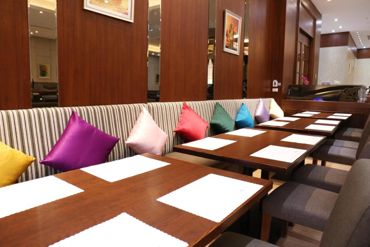 Fushin Hotel - Tainan Bagian luar foto