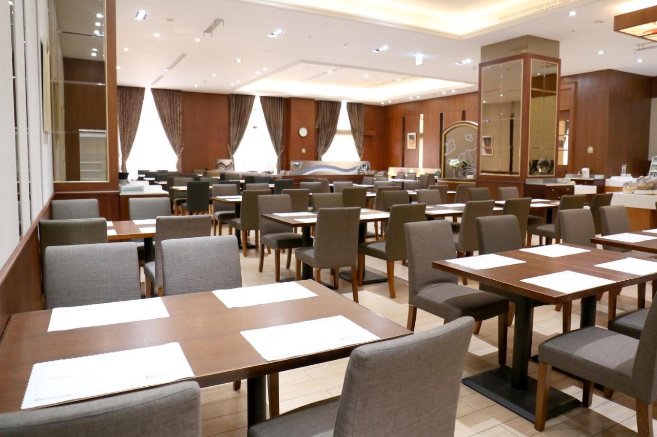 Fushin Hotel - Tainan Bagian luar foto