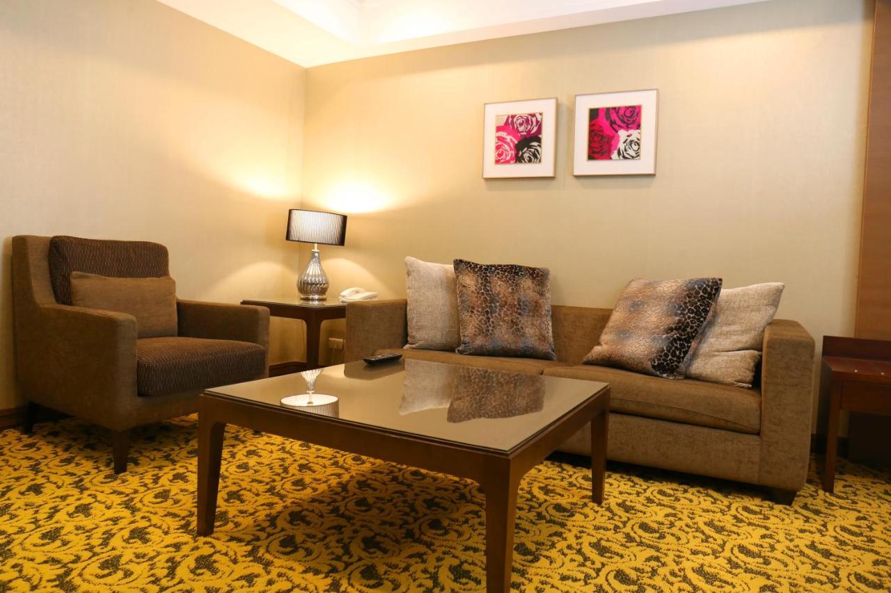 Fushin Hotel - Tainan Bagian luar foto