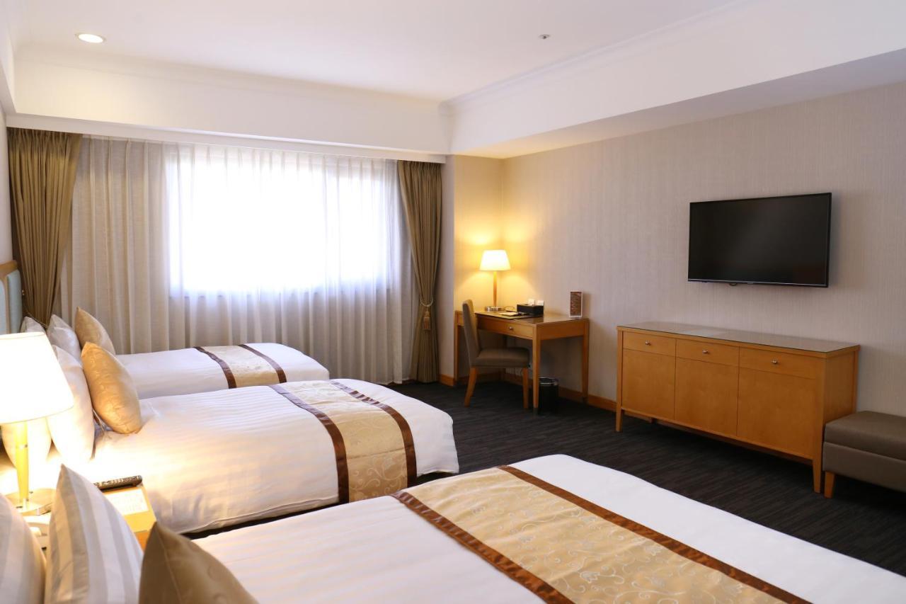 Fushin Hotel - Tainan Bagian luar foto