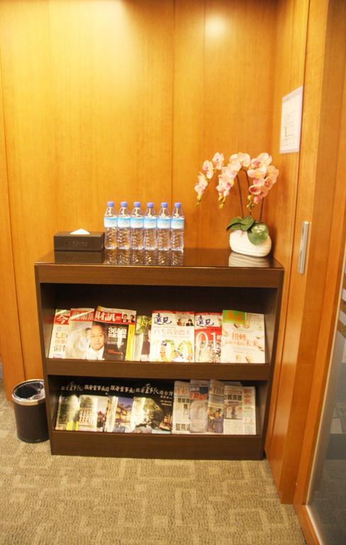 Fushin Hotel - Tainan Bagian luar foto