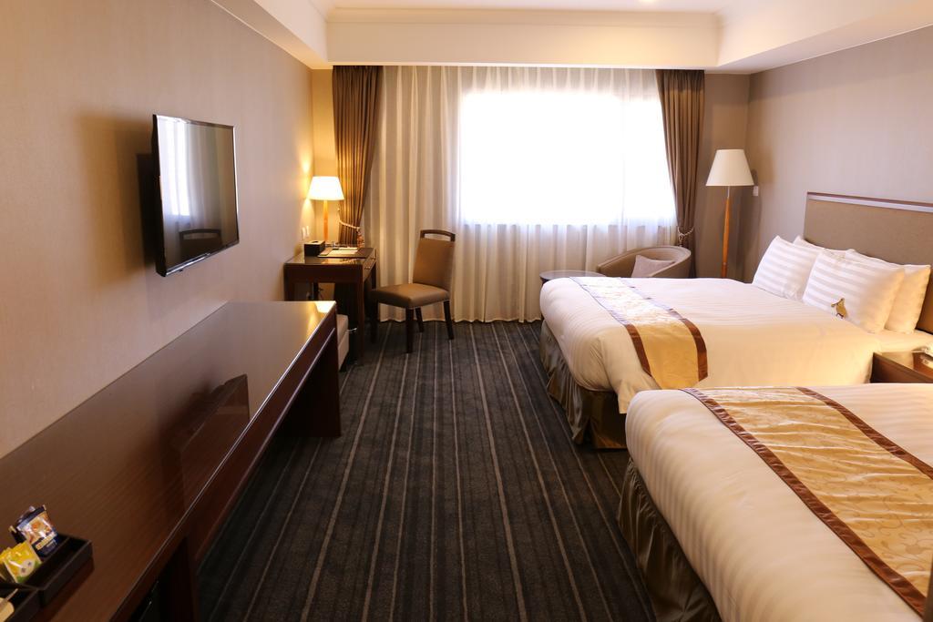 Fushin Hotel - Tainan Bagian luar foto