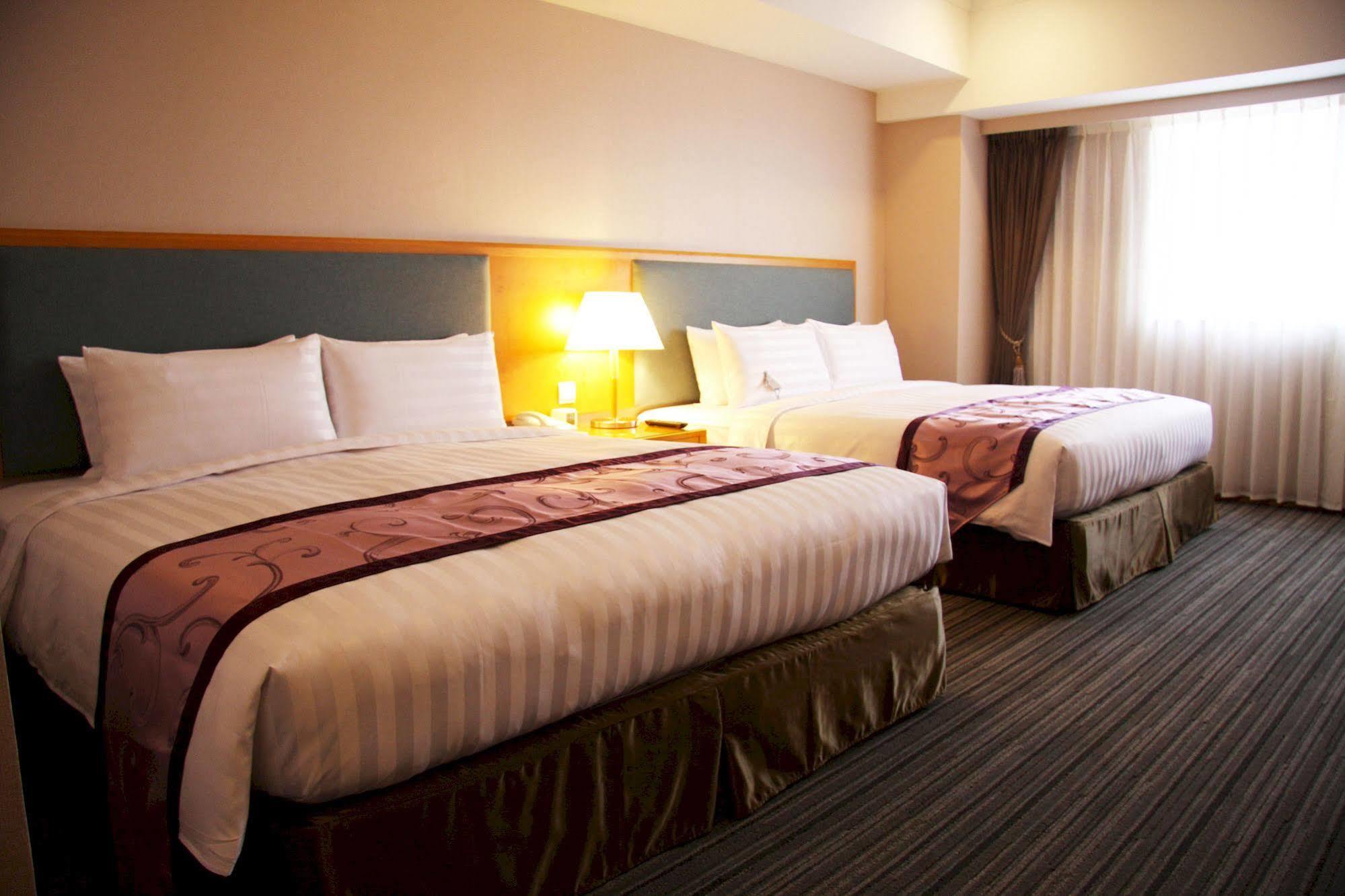 Fushin Hotel - Tainan Bagian luar foto